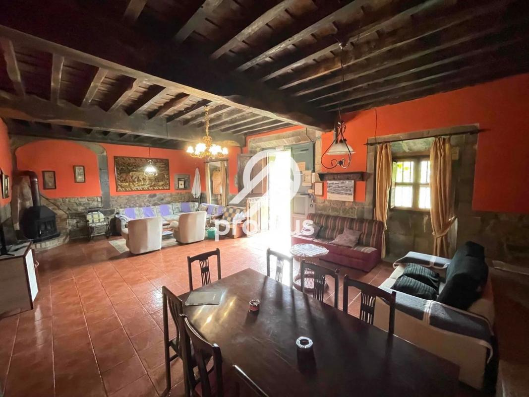 Propiedades en venta y alquiler en España photo 1