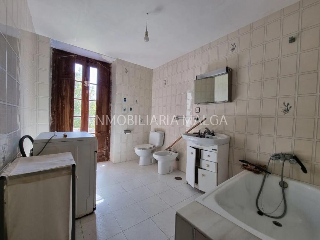 Propiedades en venta y alquiler en España photo 1