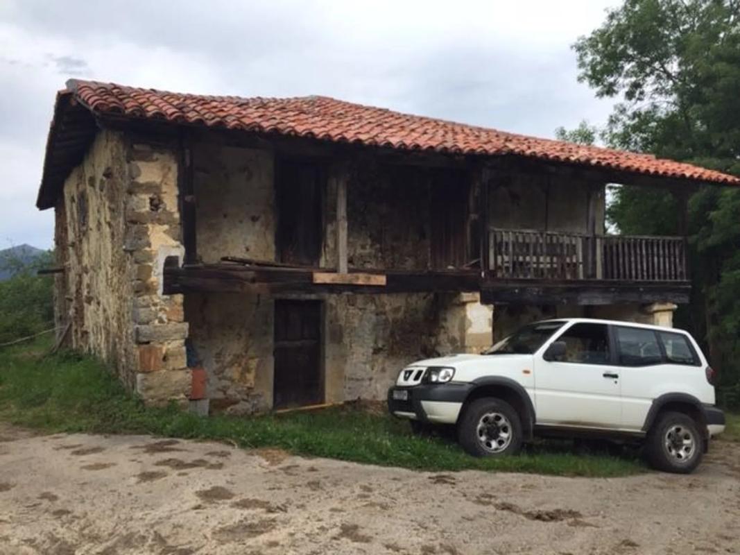 Venta de finca rústica en Calle La s/n SN , Parres photo 1