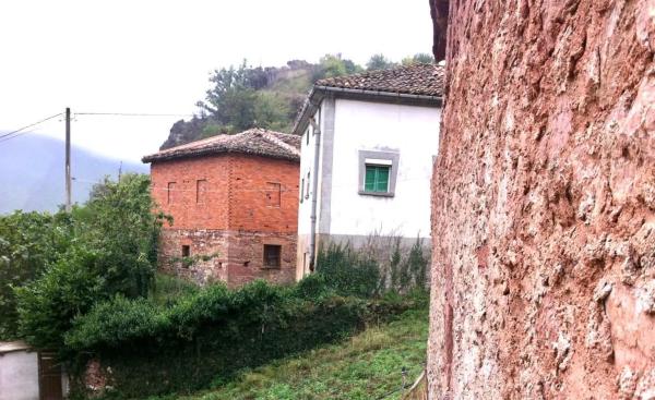 Casa independiente en calle espinaredo, 2 thumbnail 2