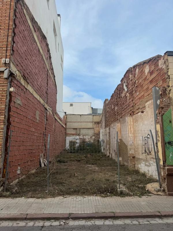 Terreno en venta en Puerto de Sagunto, Valencia photo 2