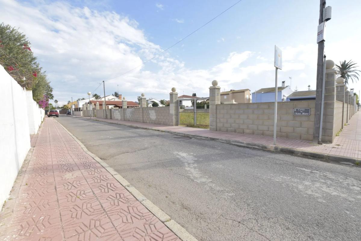 Terreno en venta en Sagunto/Sagunt, Valencia photo 2