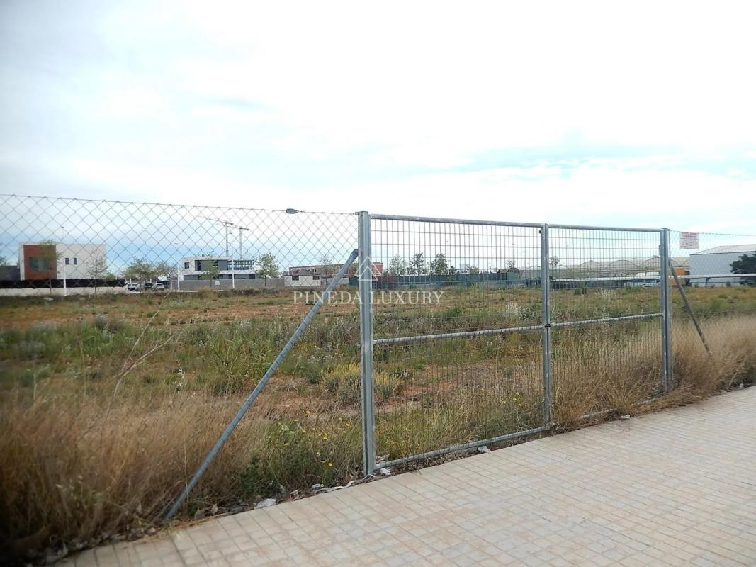 Terreno en venta en Puerto de Sagunto, Valencia photo 1