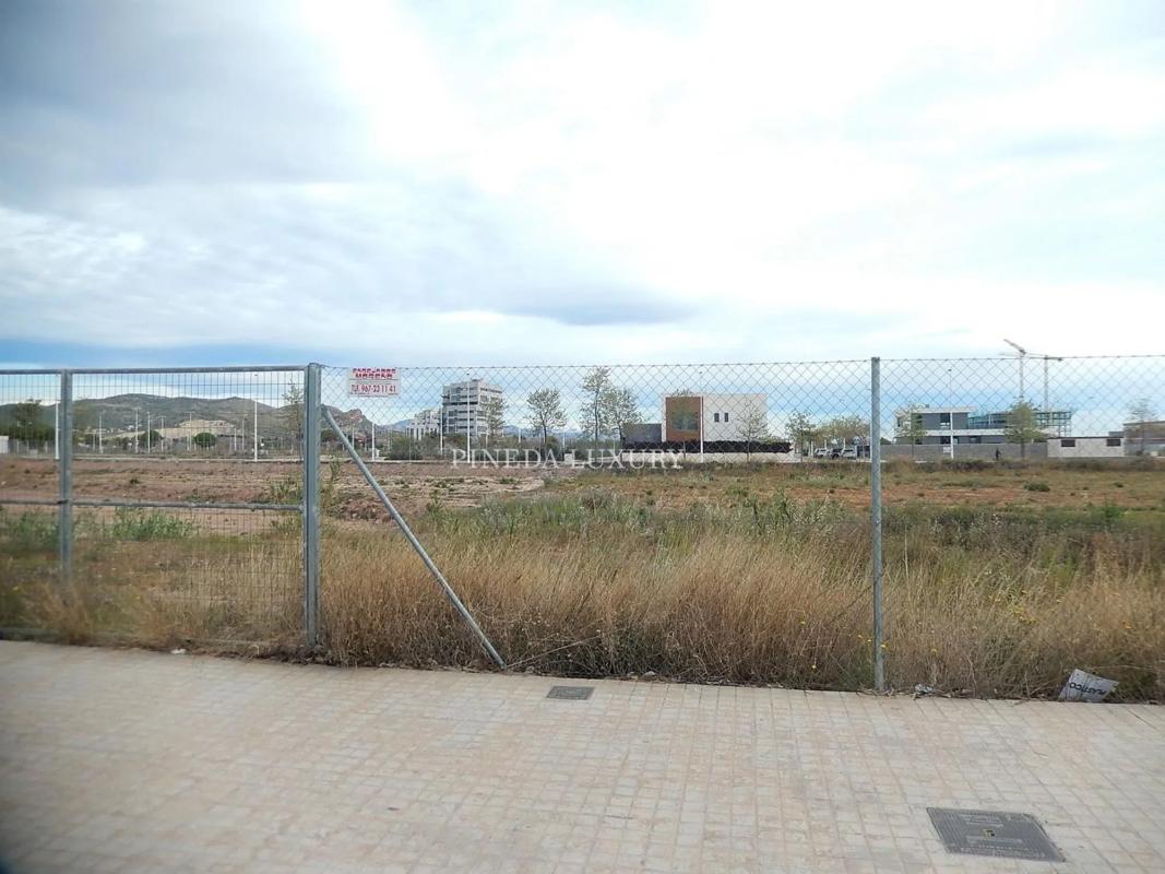 Terreno en venta en Puerto de Sagunto, Valencia photo 3