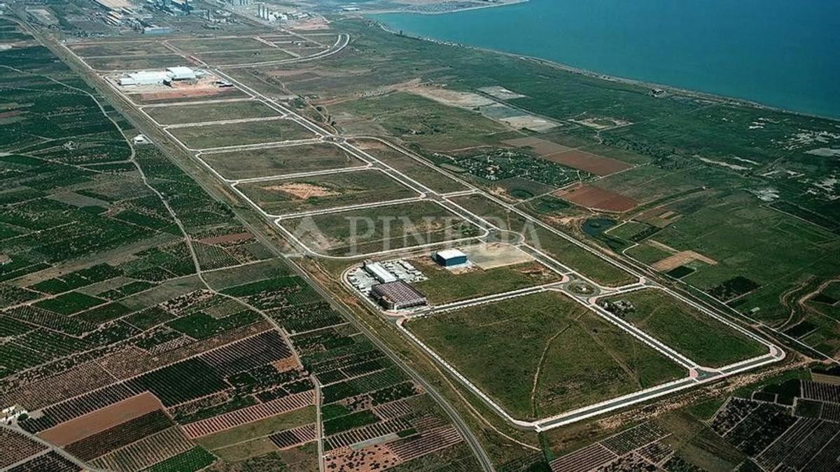 Terreno en venta en Puerto de Sagunto, Valencia photo 2