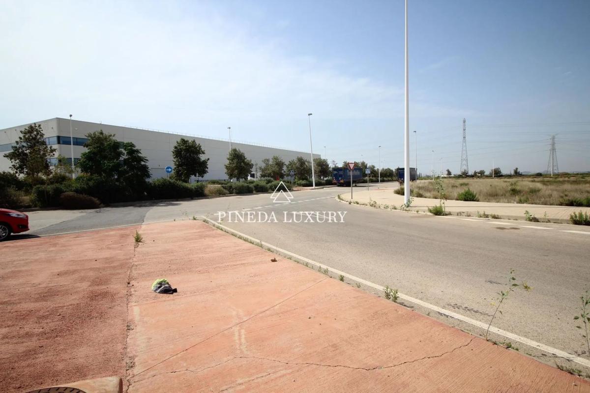 Terreno en venta en Puerto de Sagunto, Valencia photo 3