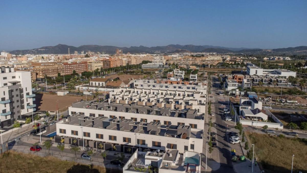 Terreno en venta en Puerto de Sagunto, Valencia photo 2