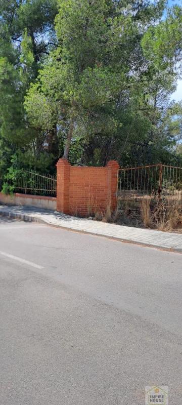 Участок земли на продажу в Олоऊ, Валенсия photo 1