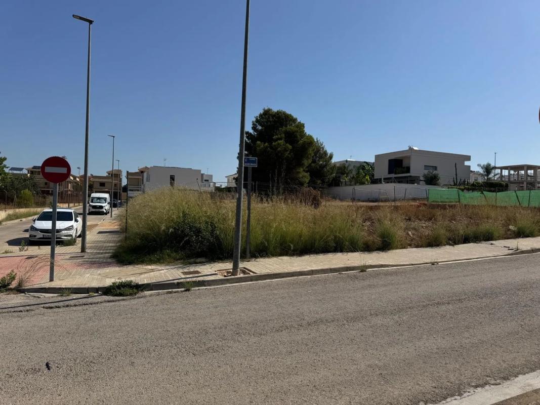 Terreno en venta en La Pobla de Vallbona, Valencia photo 1
