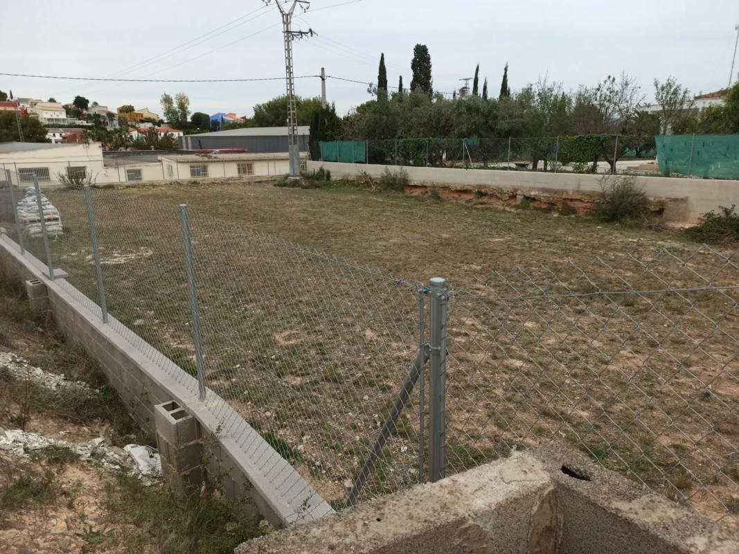 Terreno en venta en Riba-Roja de Túria, Valencia photo 1