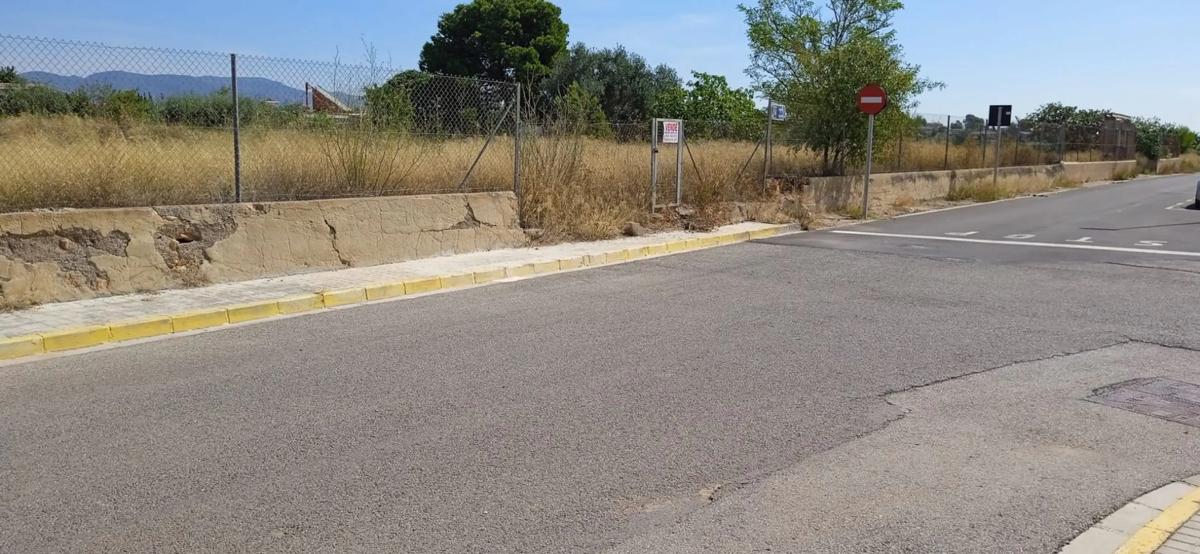 Terreno en venta en La Pobla de Vallbona, Valencia photo 2
