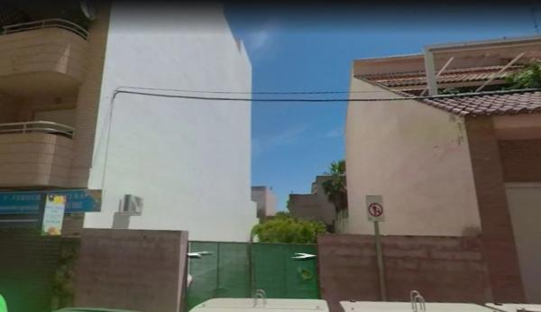 Terreno en avenida de la Constitució thumbnail 1