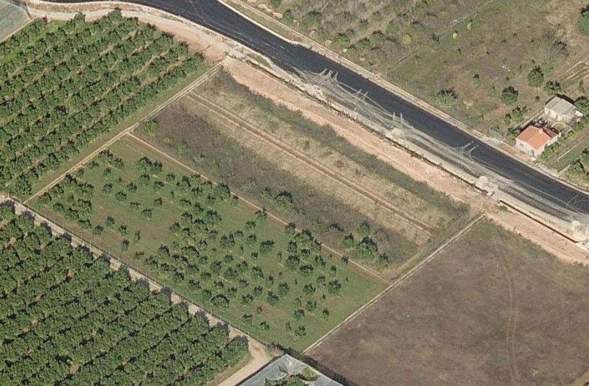 Land for sale in La Pobla de Vallbona, Valencia photo 4