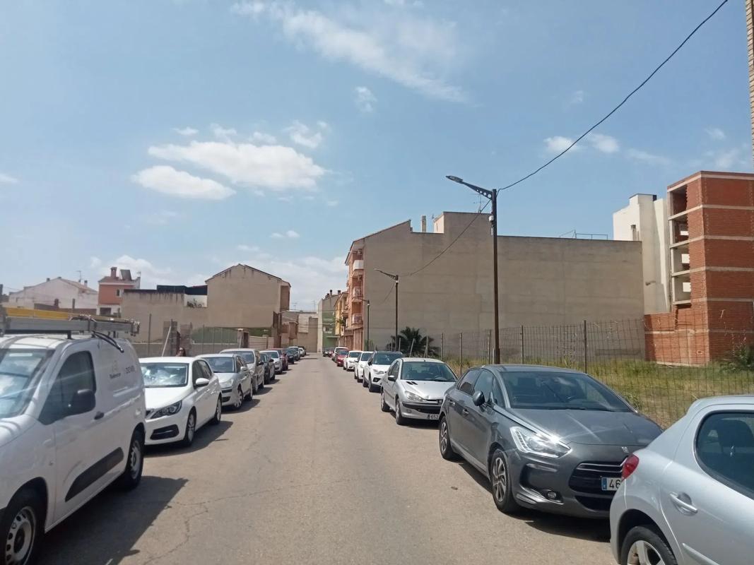 Terreno en venta en La Pobla de Vallbona, Valencia photo 2
