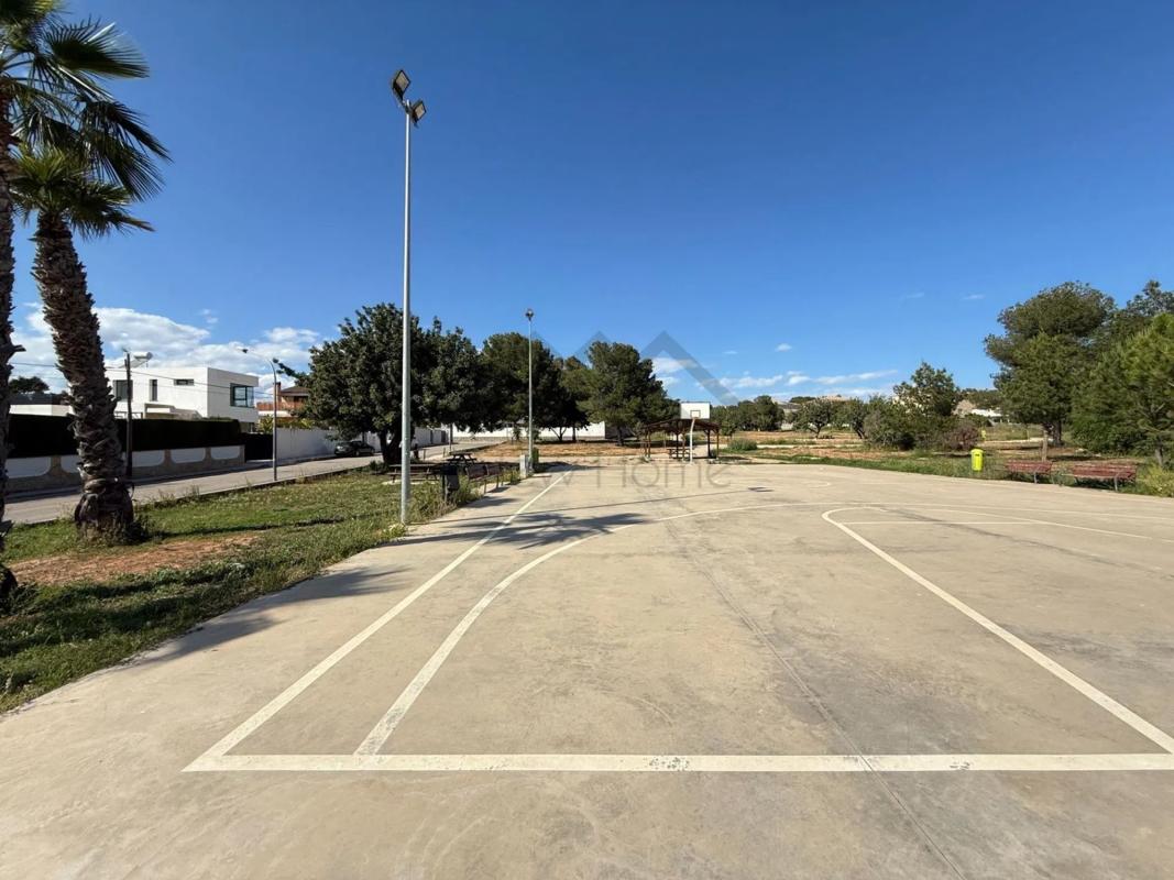 Land for sale in La Pobla de Vallbona, Valencia photo 3
