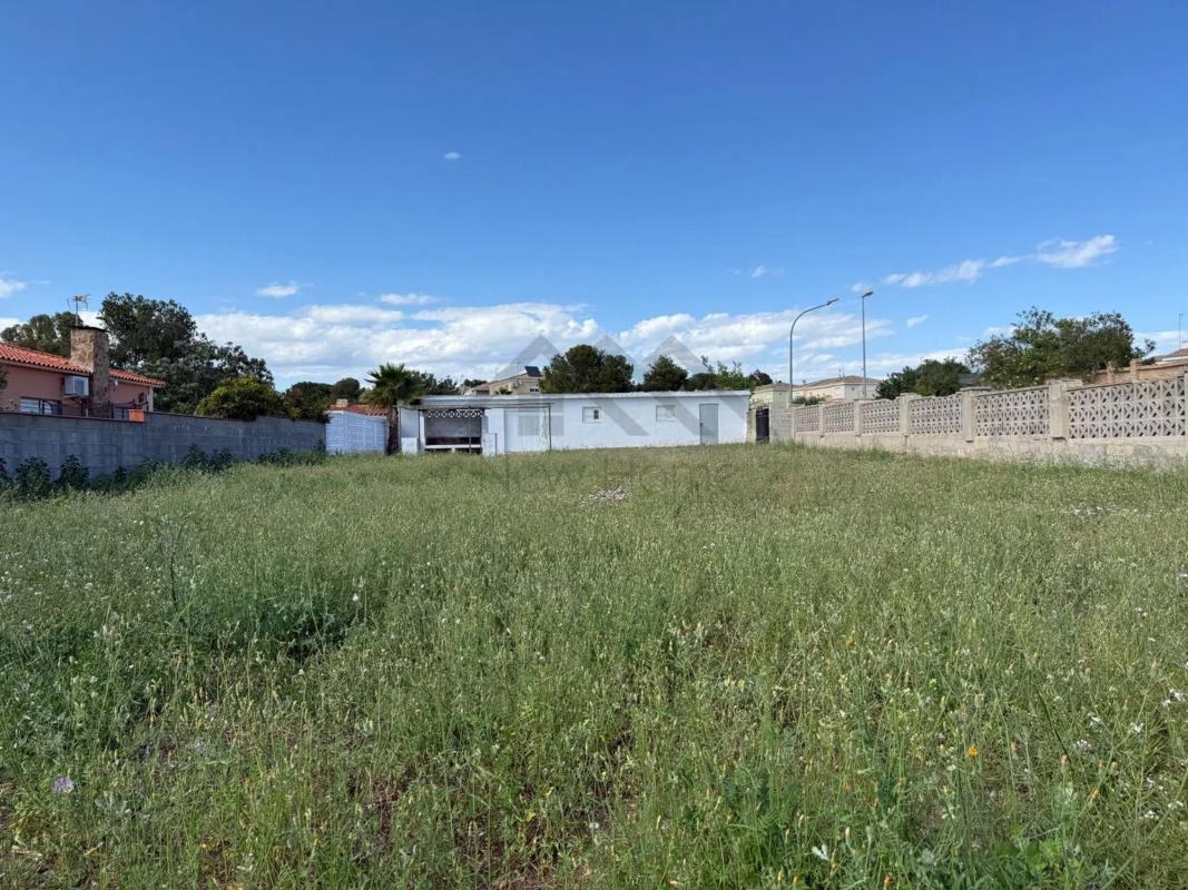 Land for sale in La Pobla de Vallbona, Valencia photo 4