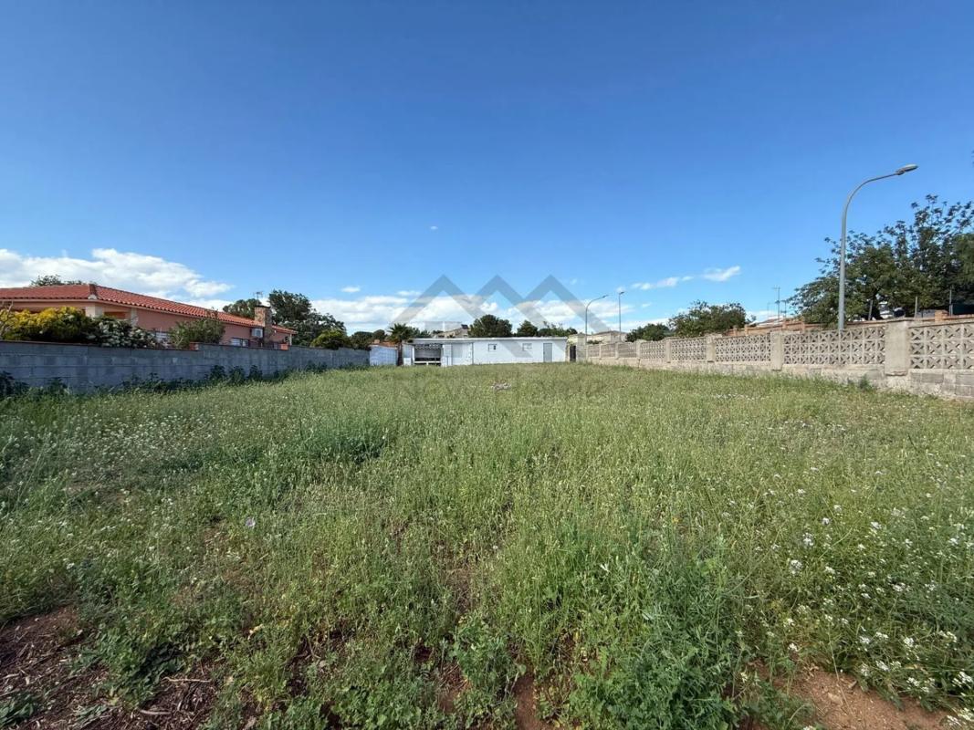 Land for sale in La Pobla de Vallbona, Valencia photo 5