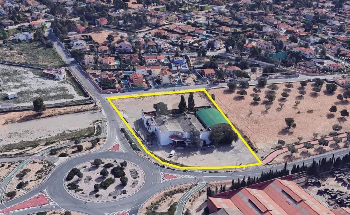 Land for sale in La Pobla de Vallbona, Valencia photo 5