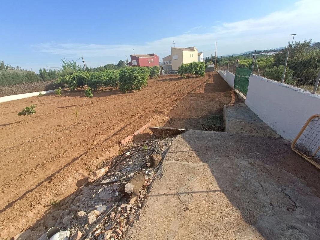 Land for sale in La Pobla de Vallbona, Valencia photo 1