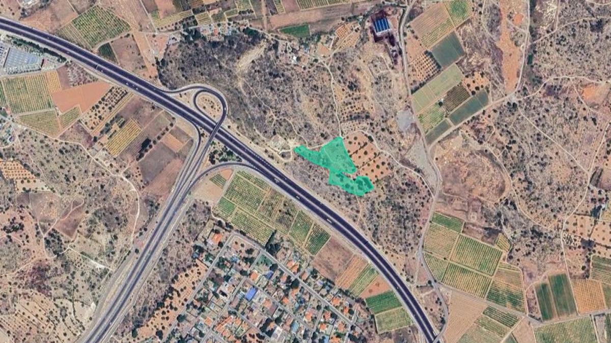 Land for sale in La Pobla de Vallbona, Valencia photo 5