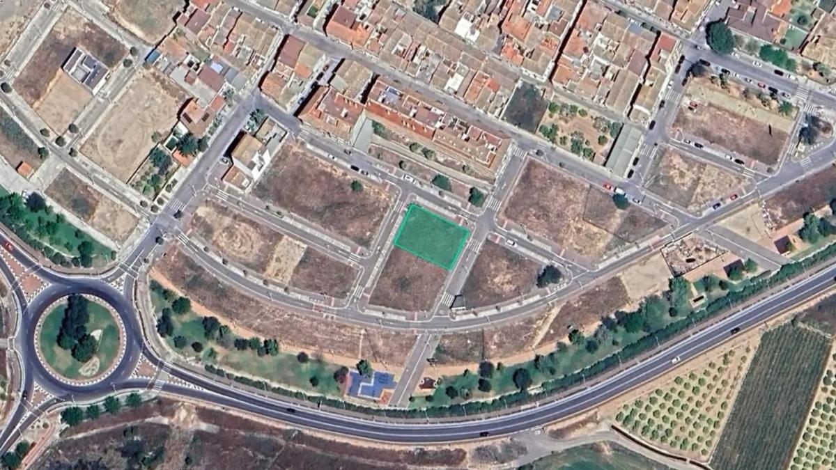 Land for sale in La Pobla de Vallbona, Valencia photo 4