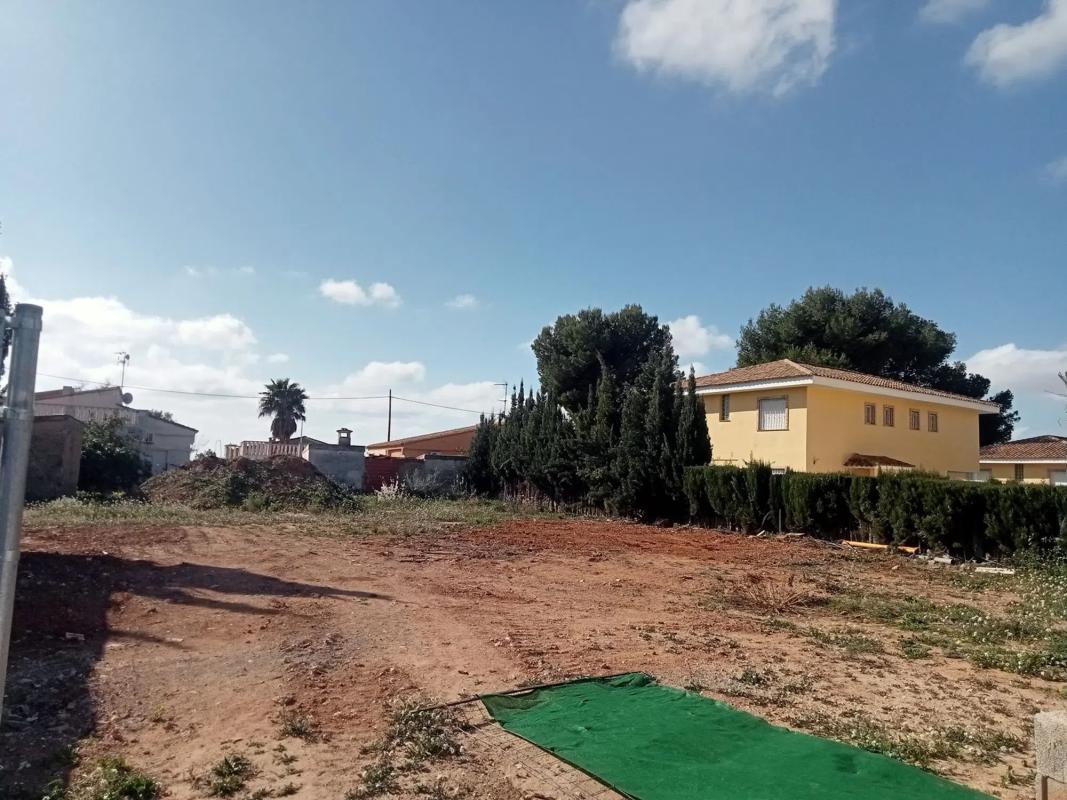 Land for sale in La Pobla de Vallbona, Valencia photo 2