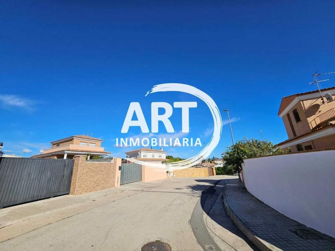 Land for sale in La Pobla de Vallbona, Valencia photo 4
