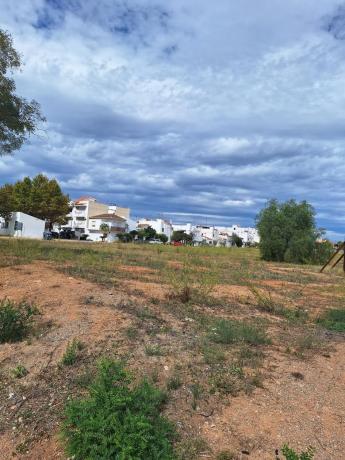 Terreno en paseo de Valencia photo 1