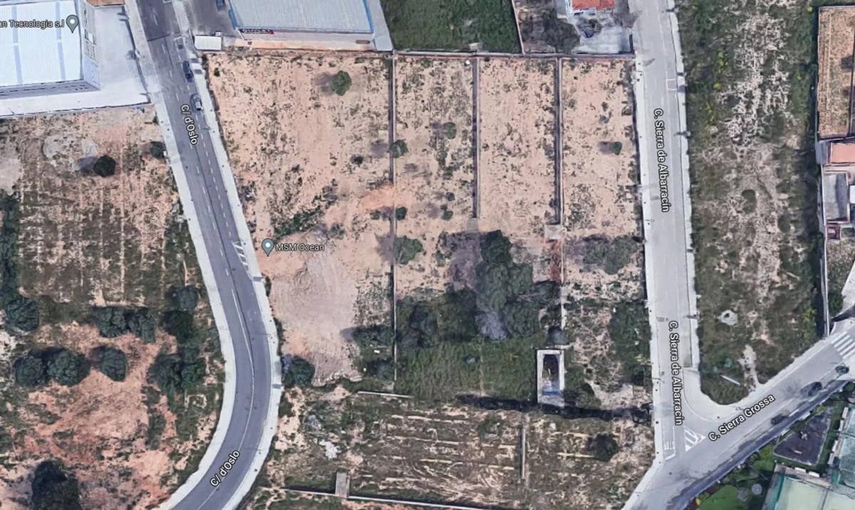 Terreno en venta en La Pobla de Vallbona, Valencia photo 1
