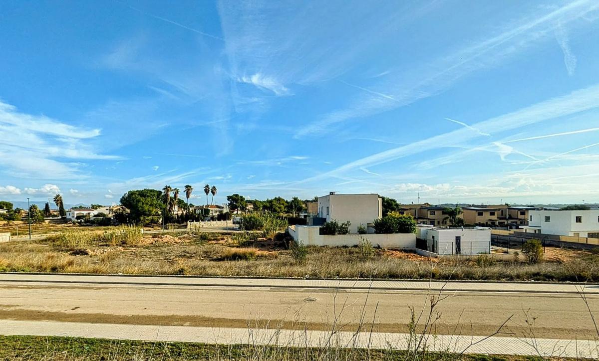 Terreno en venta en Riba-Roja de Túria, Valencia photo 3