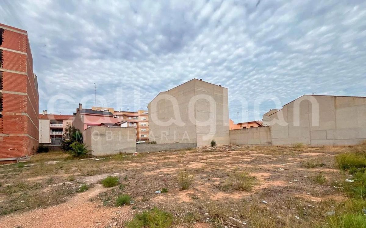 Land for sale in La Pobla de Vallbona, Valencia photo 2