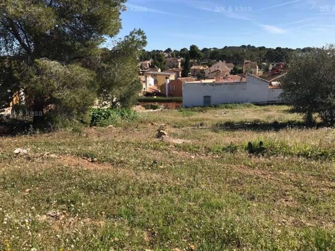 Land for sale in La Pobla de Vallbona, Valencia photo 2