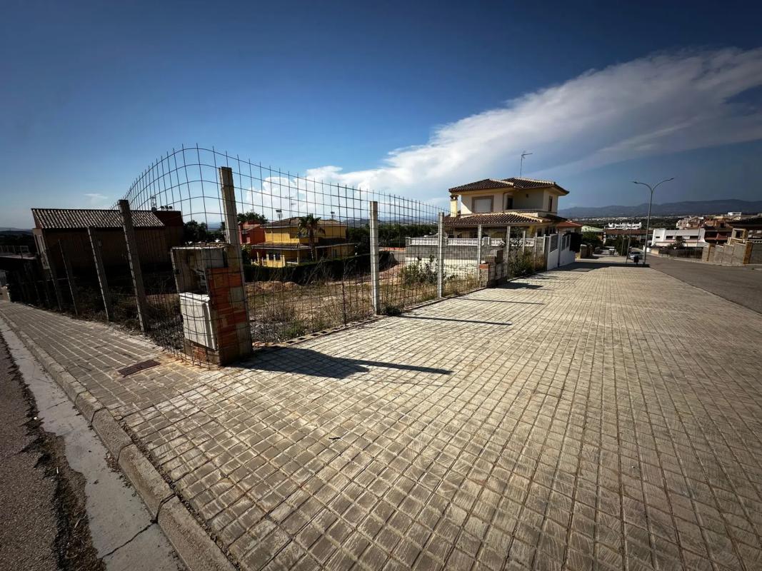 Terreno en venta en Riba-Roja de Túria, Valencia photo 1
