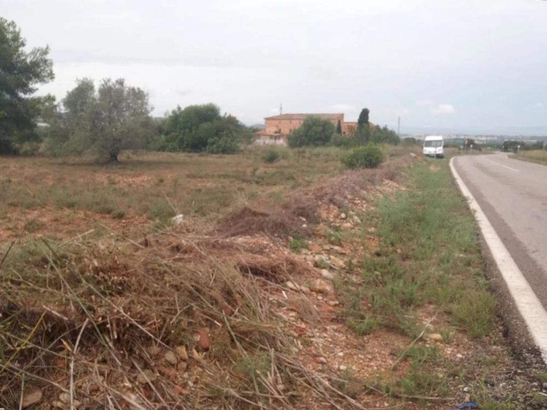 Land for sale in La Pobla de Vallbona, Valencia photo 1
