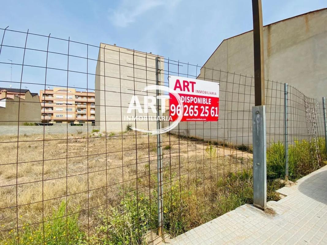 Land for sale in La Pobla de Vallbona, Valencia photo 1