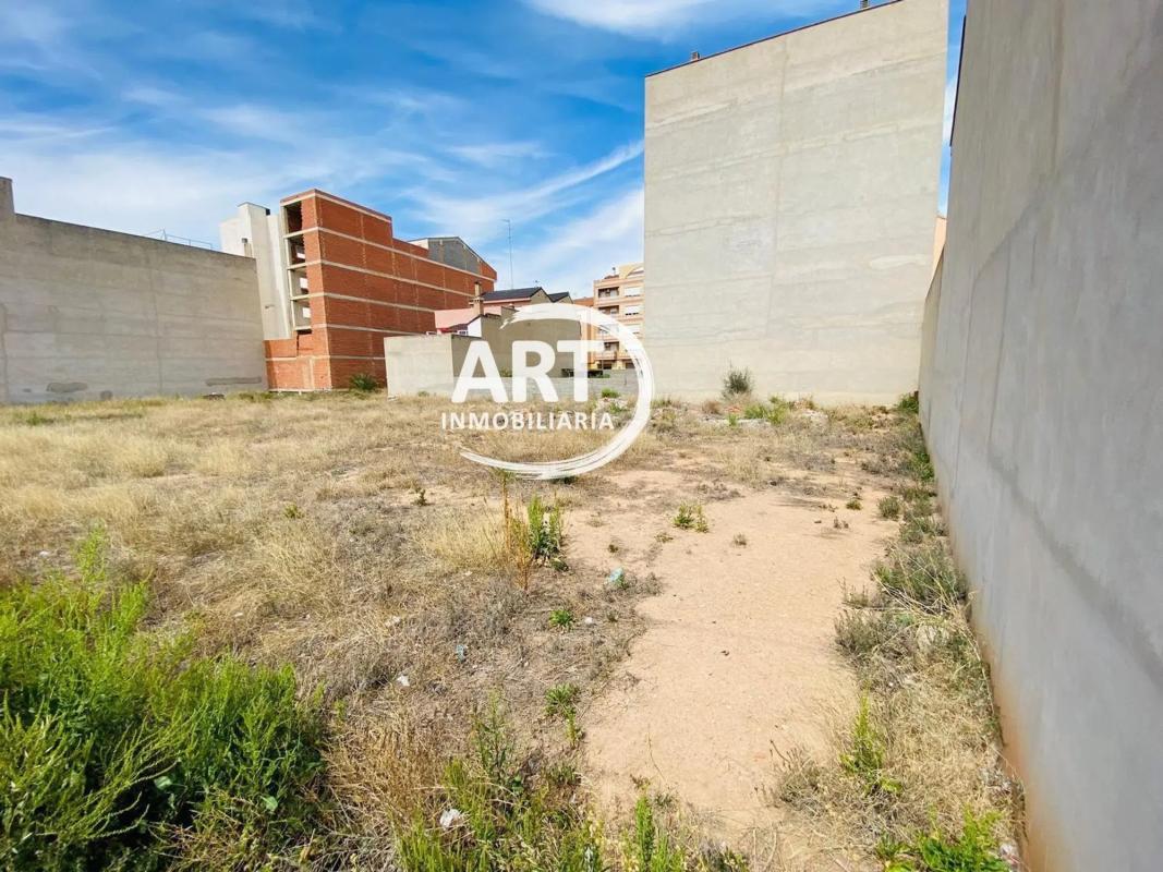 Land for sale in La Pobla de Vallbona, Valencia photo 3