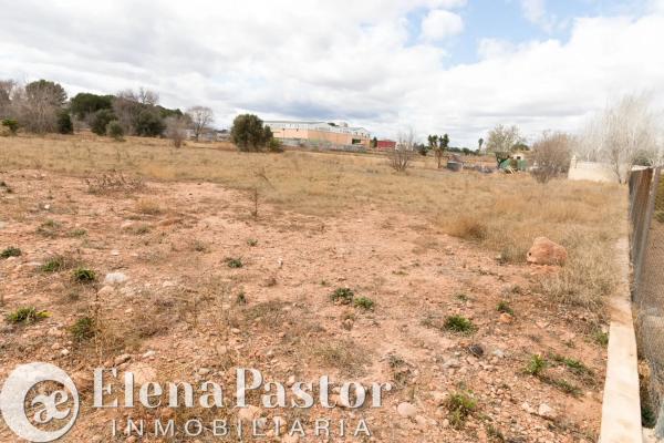 Terreno en plaza Poligono N-77.S thumbnail 1