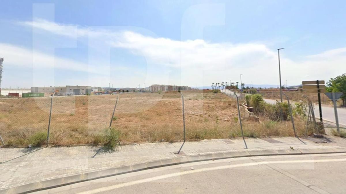 Land for sale in La Pobla de Vallbona, Valencia photo 1