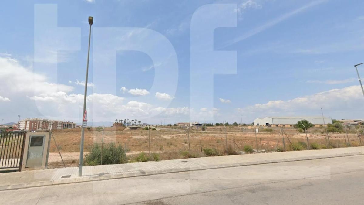Land for sale in La Pobla de Vallbona, Valencia photo 3