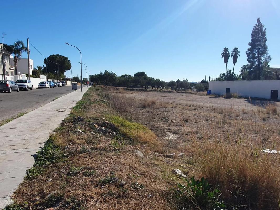 Land for sale in La Pobla de Vallbona, Valencia photo 3