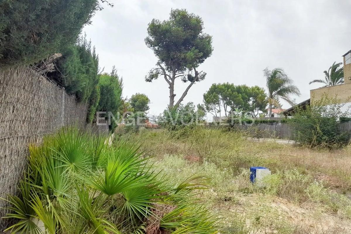 Terreno en venta en Riba-Roja de Túria, Valencia photo 1