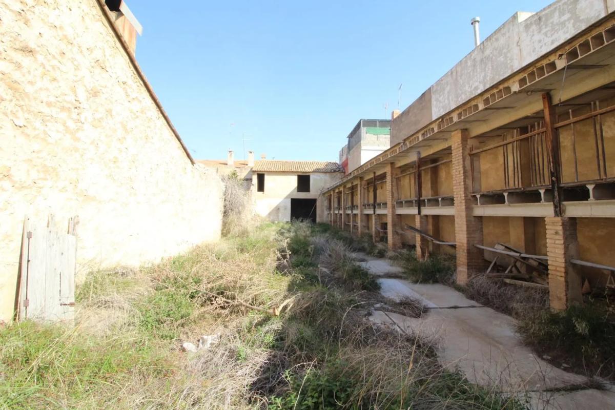 Land for sale in La Pobla de Vallbona, Valencia photo 4
