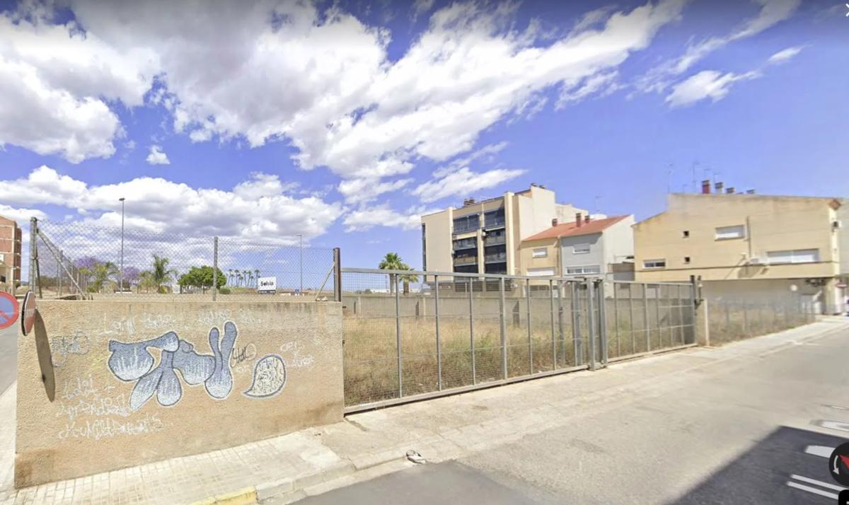 Land for sale in La Pobla de Vallbona, Valencia photo 5
