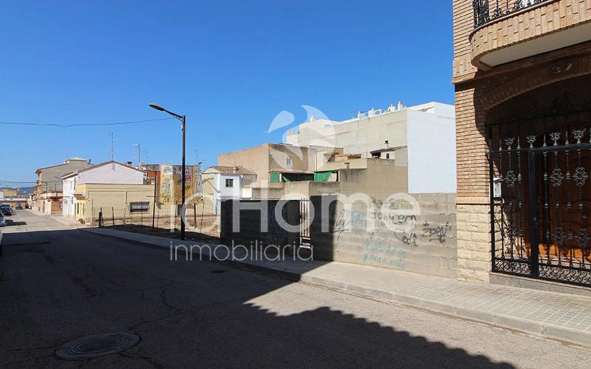 Land for sale in La Pobla de Vallbona, Valencia photo 2