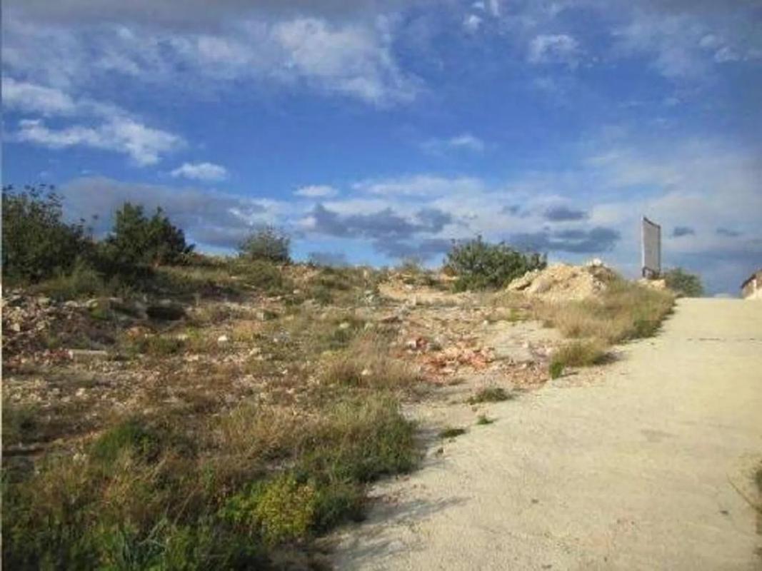 Land for sale in La Pobla de Vallbona, Valencia photo 2
