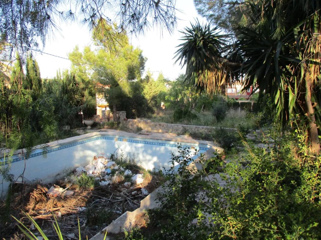 Terreno en venta en Riba-Roja de Túria, Valencia photo 1