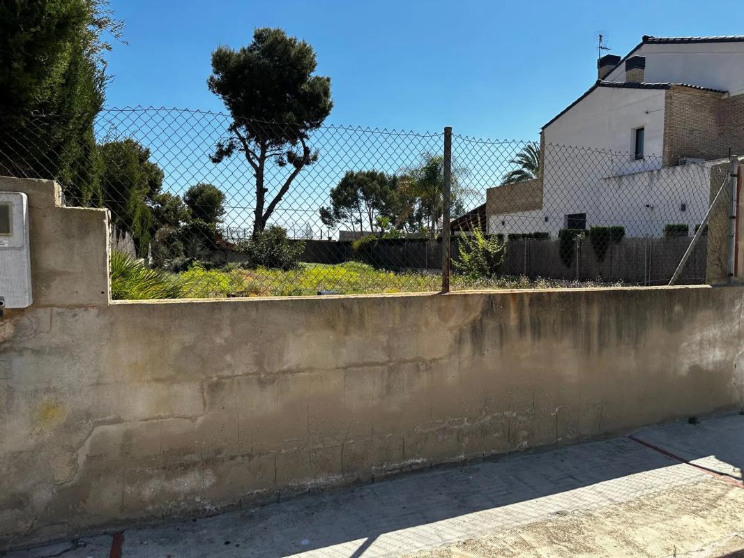 Terreno en venta en Riba-Roja de Túria, Valencia photo 1