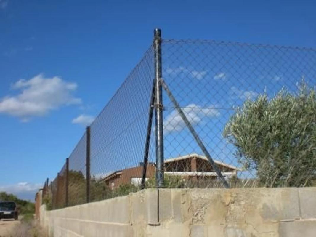 Land for sale in La Pobla de Vallbona, Valencia photo 2
