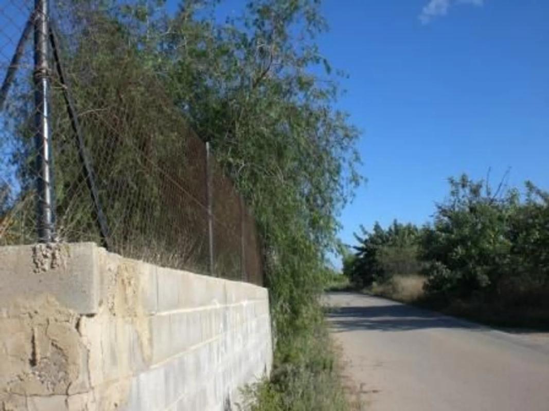 Land for sale in La Pobla de Vallbona, Valencia photo 3