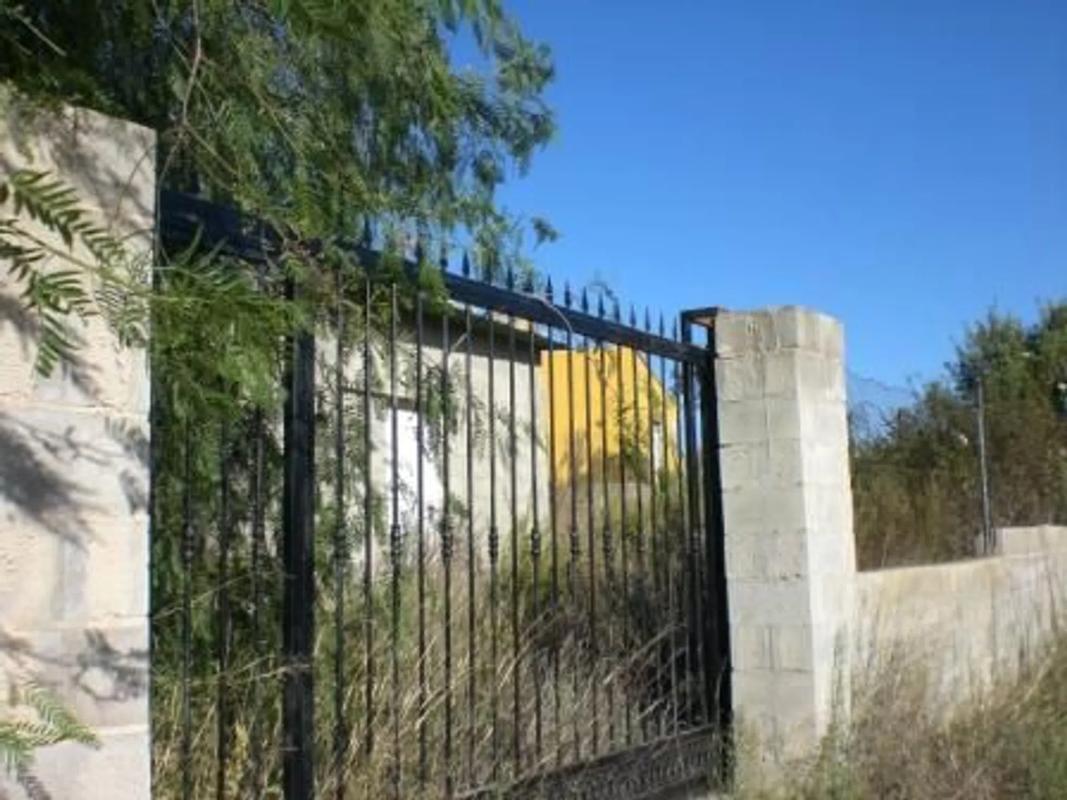 Land for sale in La Pobla de Vallbona, Valencia photo 4